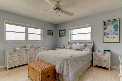 Condo in Saint Pete Beach, Florida, 2 bedrooms  № 1512815 - photo 13
