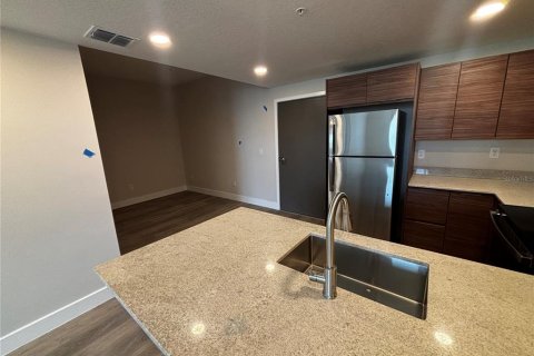 Condo in Orlando, Florida, 1 bedroom  № 2234661 - photo 2