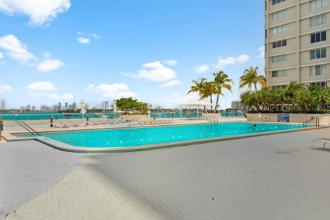 Condominio en venta en Miami Beach, Florida, 51.28 m2 № 1766876 - foto 29