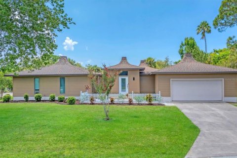 House in Bradenton, Florida 3 bedrooms, 196.95 sq.m. № 1852452 - photo 2