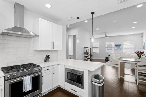 Touwnhouse à vendre à Tampa, Floride: 3 chambres, 172.33 m2 № 2236135 - photo 6