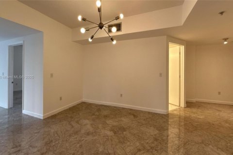 Condo in Miami Beach, Florida, 3 bedrooms  № 1731699 - photo 3