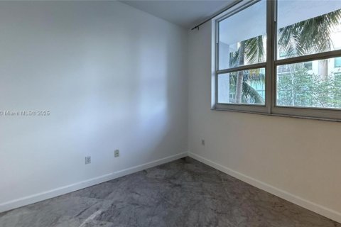 Condo in Miami Beach, Florida, 3 bedrooms  № 1731699 - photo 15