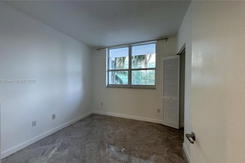 Condo in Miami Beach, Florida, 3 bedrooms  № 1731699 - photo 14