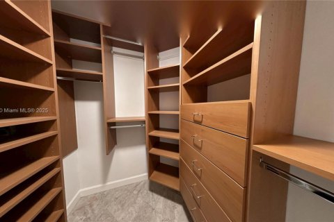 Condo in Miami Beach, Florida, 3 bedrooms  № 1731699 - photo 17