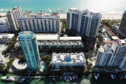Condo in Miami Beach, Florida, 3 bedrooms  № 1731699 - photo 27