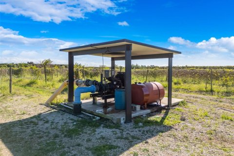 Купить коммерческую недвижимость в Флорида-Сити, Флорида № 2054577 - фото 5