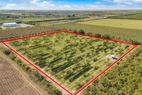 Купить коммерческую недвижимость в Флорида-Сити, Флорида № 2054577 - фото 4