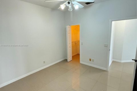 Casa en venta en Cape Coral, Florida, 4 dormitorios № 1686200 - foto 26