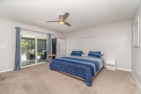 House in Cape Coral, Florida 4 bedrooms, 150.04 sq.m. № 1678131 - photo 16