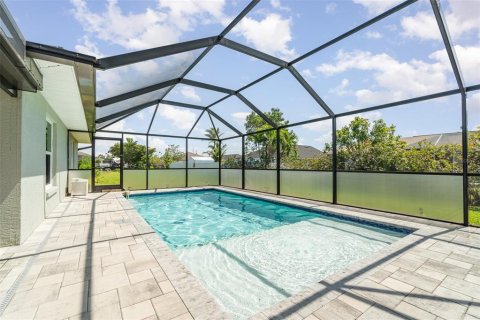 House in Cape Coral, Florida 4 bedrooms, 150.04 sq.m. № 1678131 - photo 27