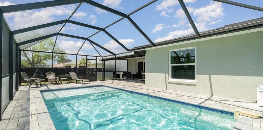 House in Cape Coral, Florida 4 bedrooms, 150.04 sq.m. № 1678131