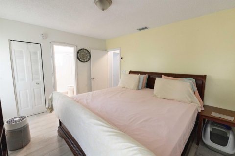 Villa ou maison à vendre à Sunrise, Floride: 3 chambres, 127.93 m2 № 2402053 - photo 16