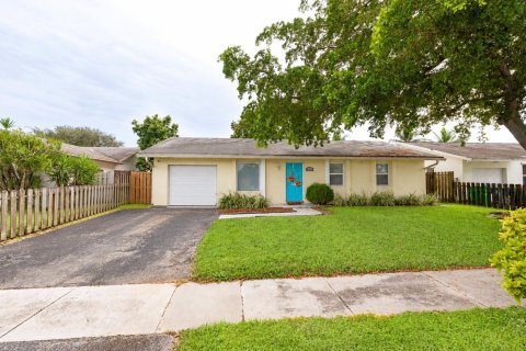 Villa ou maison à Sunrise, Floride 3 chambres, 127.93 m2 № 2402053