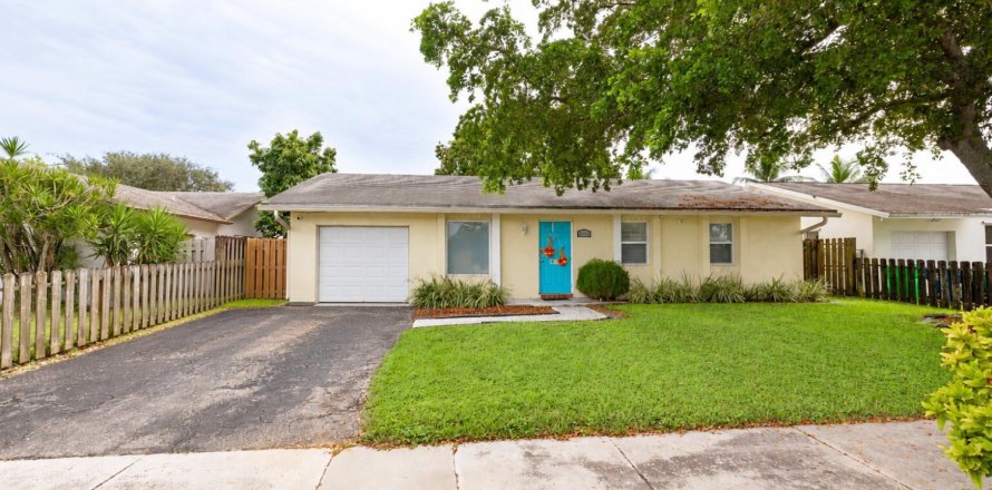 Villa ou maison à Sunrise, Floride 3 chambres, 127.93 m2 № 2402053