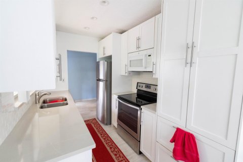 Villa ou maison à vendre à Sunrise, Floride: 3 chambres, 127.93 m2 № 2402053 - photo 3