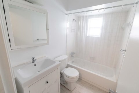 Villa ou maison à vendre à Sunrise, Floride: 3 chambres, 127.93 m2 № 2402053 - photo 17