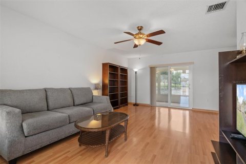 Condo in New Port Richey, Florida, 1 bedroom  № 2091650 - photo 14
