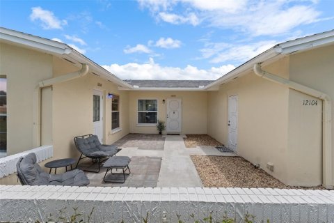 Condo in New Port Richey, Florida, 1 bedroom  № 2091650 - photo 9