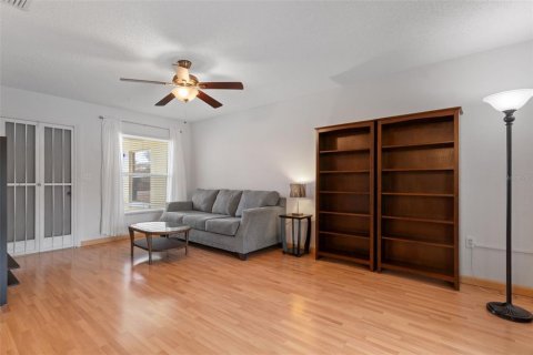 Condo in New Port Richey, Florida, 1 bedroom  № 2091650 - photo 15