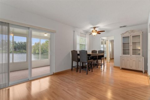 Condo in New Port Richey, Florida, 1 bedroom  № 2091650 - photo 18