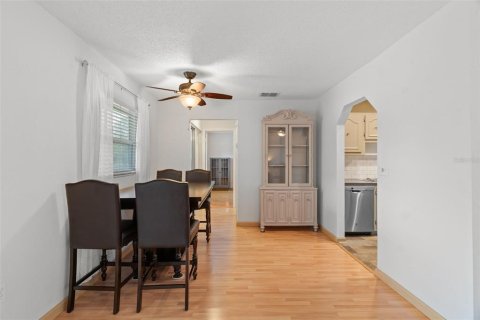 Condo in New Port Richey, Florida, 1 bedroom  № 2091650 - photo 17