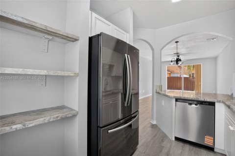 Townhouse in Homestead, Florida 3 bedrooms, 128.02 sq.m. № 2268586 - photo 10