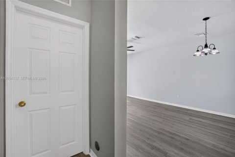 Townhouse in Homestead, Florida 3 bedrooms, 128.02 sq.m. № 2268586 - photo 16