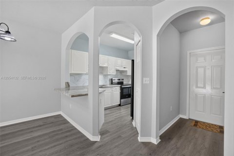 Townhouse in Homestead, Florida 3 bedrooms, 128.02 sq.m. № 2268586 - photo 7