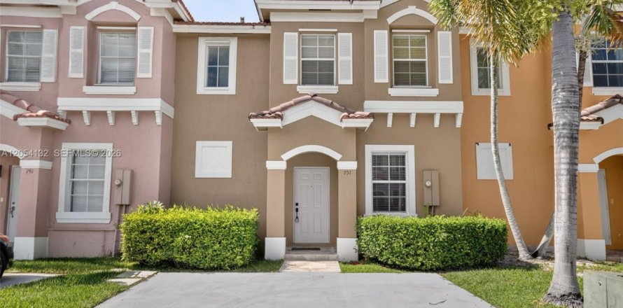 Townhouse in Homestead, Florida 3 bedrooms, 128.02 sq.m. № 2268586
