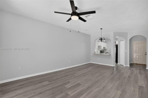 Townhouse in Homestead, Florida 3 bedrooms, 128.02 sq.m. № 2268586 - photo 15