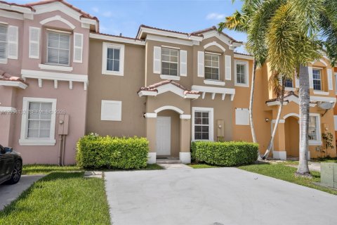 Townhouse in Homestead, Florida 3 bedrooms, 128.02 sq.m. № 2268586 - photo 4
