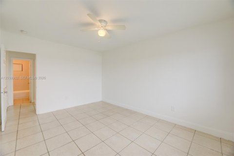 Commercial property in Miami Beach, Florida № 2086418 - photo 22