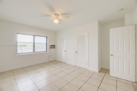 Commercial property in Miami Beach, Florida № 2086418 - photo 21