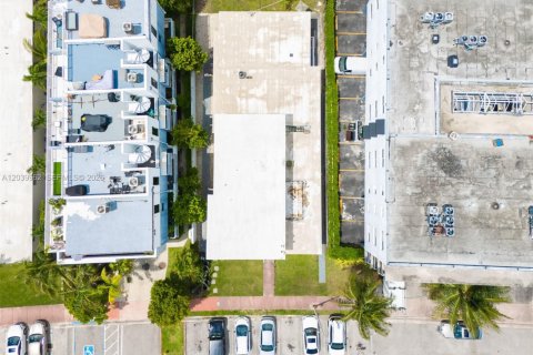 Commercial property in Miami Beach, Florida № 2086418 - photo 4