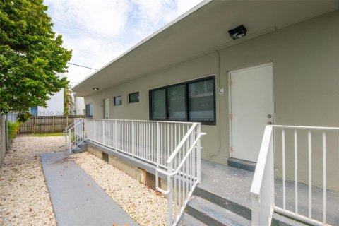 Commercial property in Miami Beach, Florida № 2086418 - photo 7