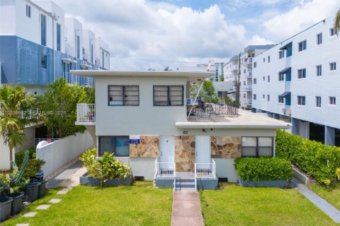 Commercial property in Miami Beach, Florida № 2086418