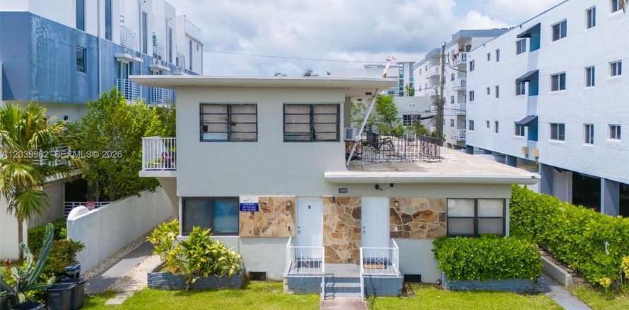 Commercial property in Miami Beach, Florida № 2086418