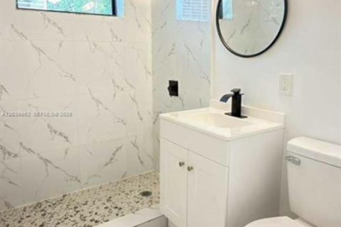 Commercial property in Miami Beach, Florida № 2086418 - photo 29