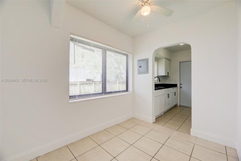Commercial property in Miami Beach, Florida № 2086418 - photo 19