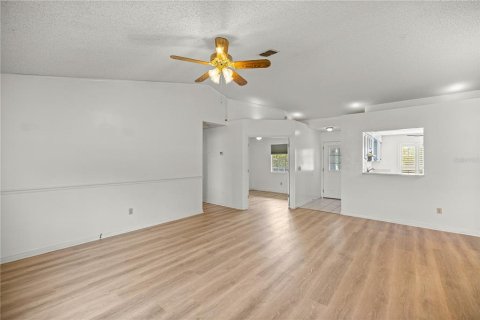 Casa en alquiler en Ocala, Florida, 3 dormitorios, 119.66 m2 № 1910170 - foto 5
