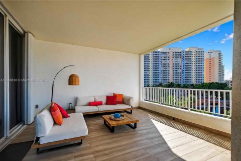 Condo in Key Biscayne, Florida, 2 bedrooms  № 1889082 - photo 18