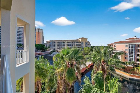 Condo in Key Biscayne, Florida, 2 bedrooms  № 1889082 - photo 23