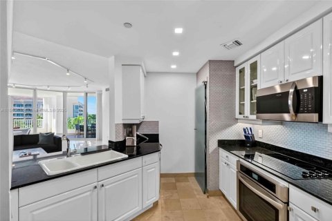 Condo in Key Biscayne, Florida, 2 bedrooms  № 1889082 - photo 8