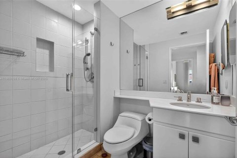 Condo in Key Biscayne, Florida, 2 bedrooms  № 1889082 - photo 15