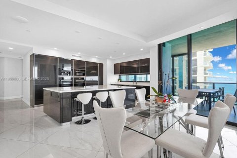 Condo in Sunny Isles Beach, Florida, 4 bedrooms  № 2030685 - photo 5