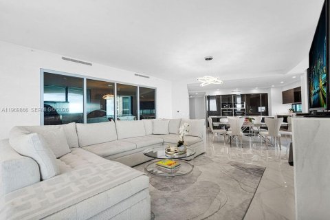 Condo in Sunny Isles Beach, Florida, 4 bedrooms  № 2030685 - photo 4