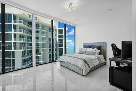 Condo in Sunny Isles Beach, Florida, 4 bedrooms  № 2030685 - photo 15