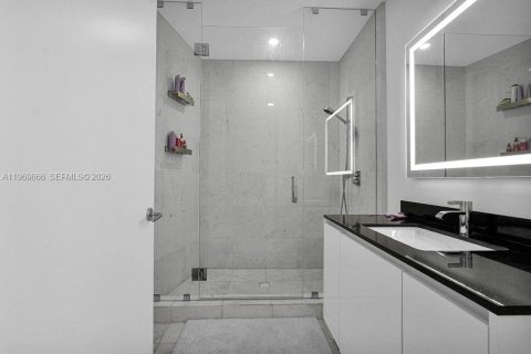 Condo in Sunny Isles Beach, Florida, 4 bedrooms  № 2030685 - photo 16