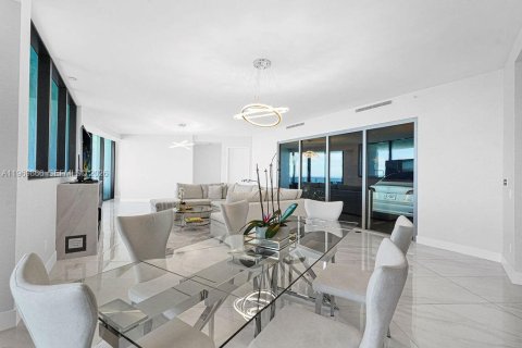 Condo in Sunny Isles Beach, Florida, 4 bedrooms  № 2030685 - photo 8